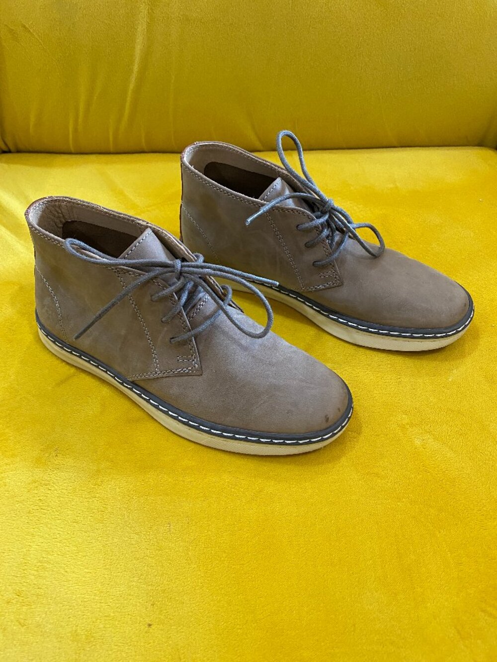 Johnston & Murphy Boys 13.5M Tan Leather Chukka Boots 28-3857 Lace Up